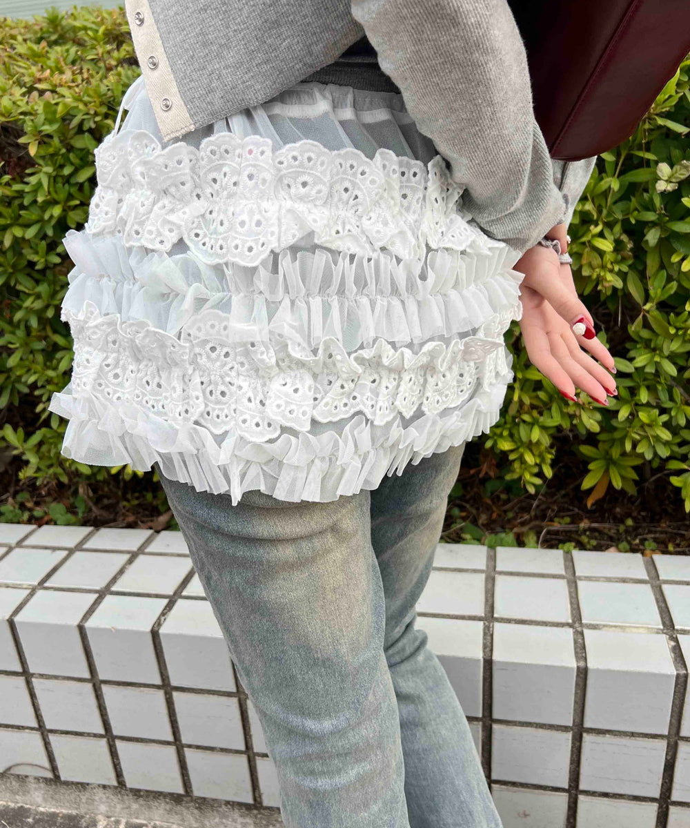 ホワイト モデル：160㎝ F着用