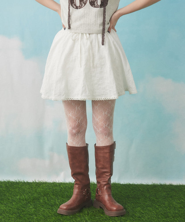 ホワイト モデル：155㎝ F着用