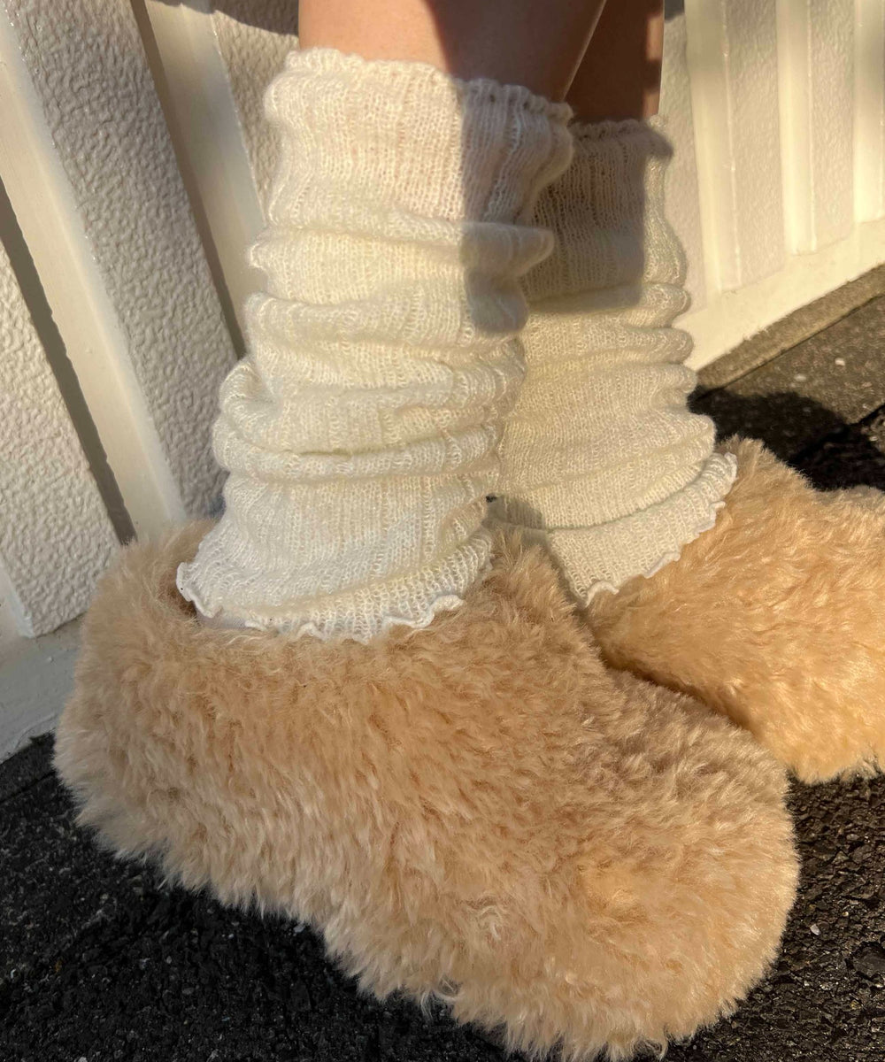 ベージュ モデル：160㎝ Mサイス着用