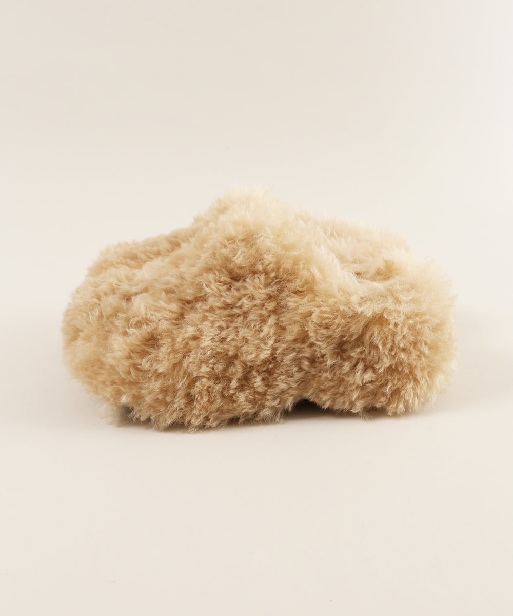 モコモコ厚底シューズ