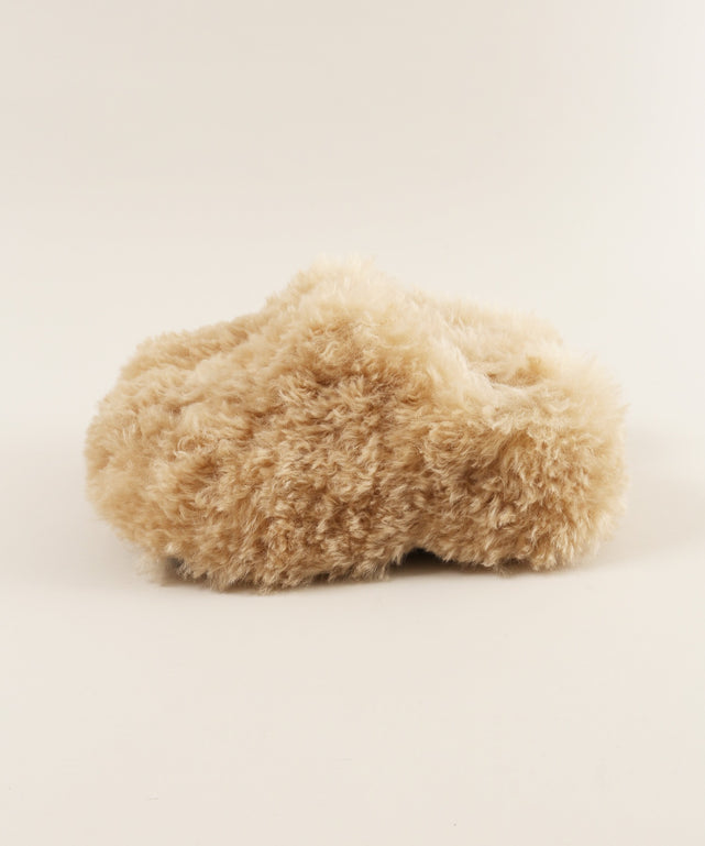 モコモコ厚底シューズ