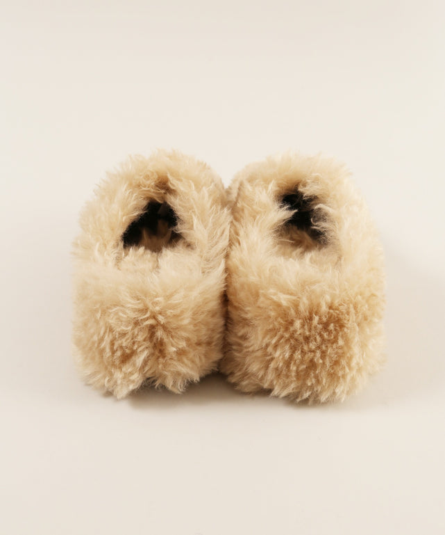 モコモコ厚底シューズ