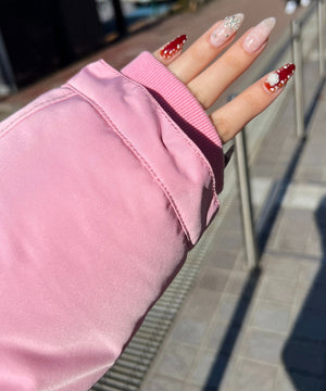 ピンク モデル：160㎝ Mサイズ着用