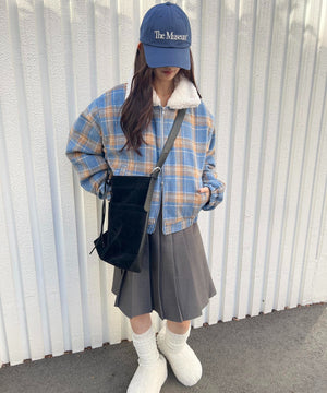 ブルー モデル：157㎝ Mサイズ着用