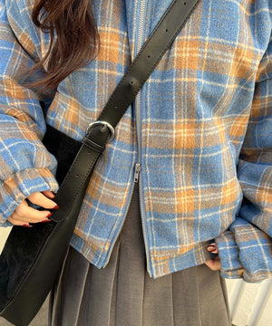 ブルー モデル：157㎝ Mサイズ着用