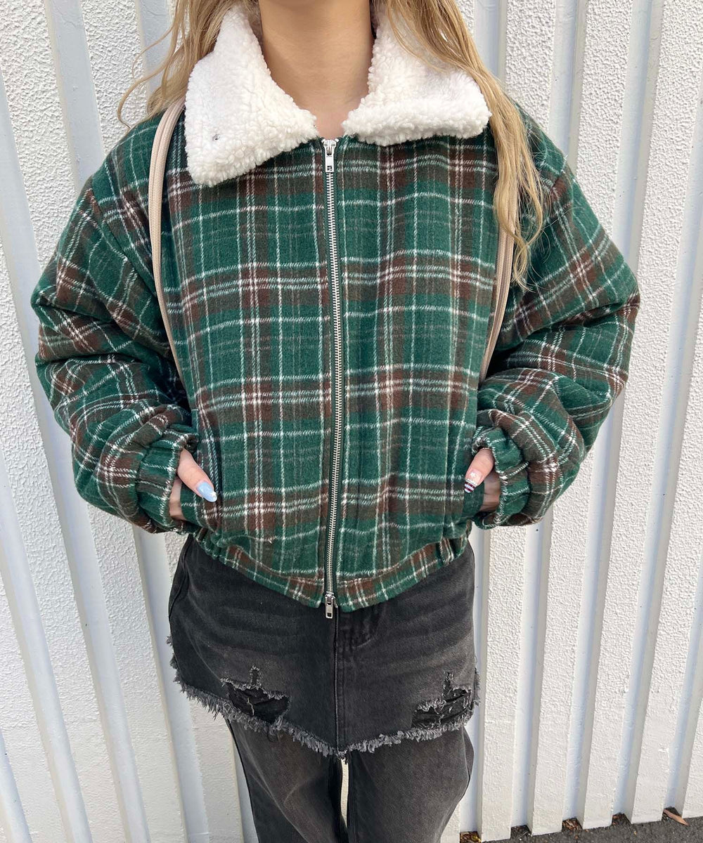 グリーン モデル：160㎝ Mサイズ着用