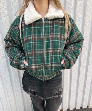 グリーン モデル：160㎝ Mサイズ着用