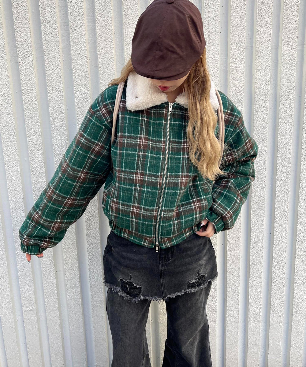 グリーン モデル：160㎝ Mサイズ着用