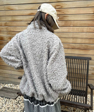 グレー モデル：160㎝ Mサイズ着用