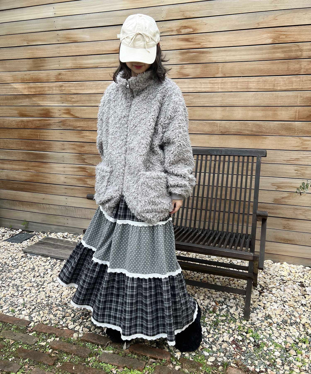 グレー モデル：160㎝ Mサイズ着用