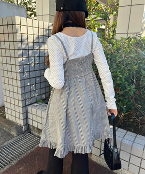 グレー モデル：157㎝ Mサイズ着用