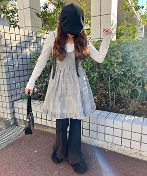 グレー モデル：157㎝ Mサイズ着用