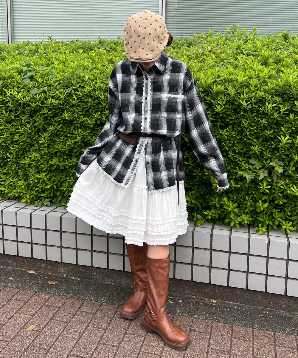 ベージュ