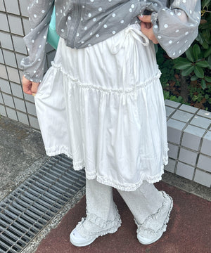 ホワイト モデル：160㎝ F着用