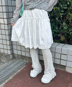 ホワイト モデル：160㎝ F着用