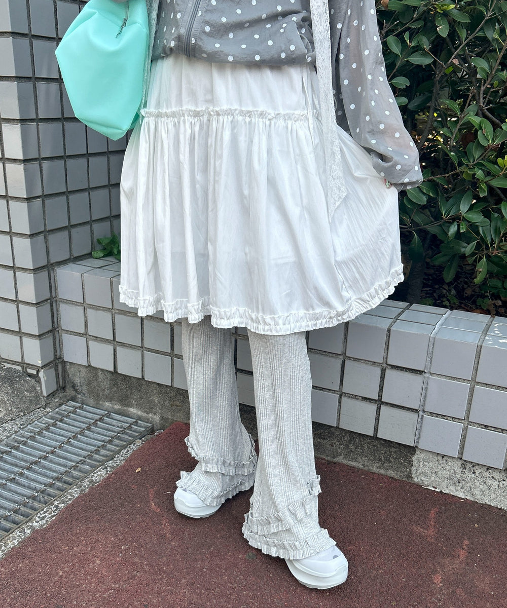 ホワイト モデル：160㎝ F着用