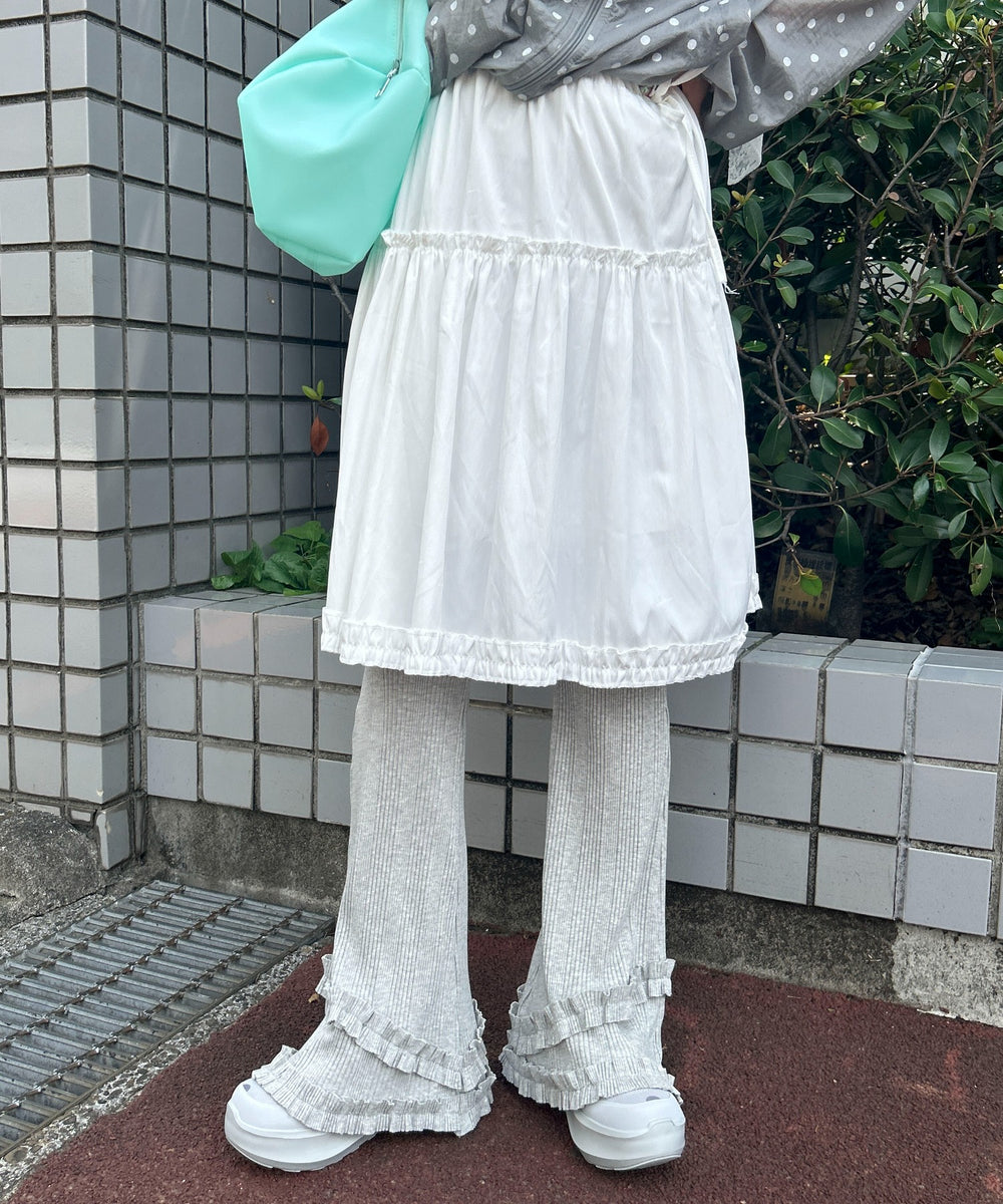 ホワイト モデル：160㎝ F着用