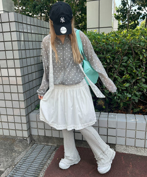ホワイト モデル：160㎝ F着用