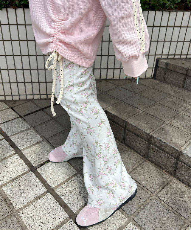 ホワイト モデル：155㎝ F着用