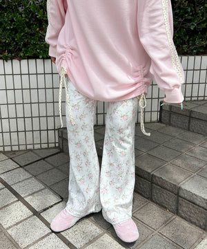ホワイト モデル：155㎝ F着用