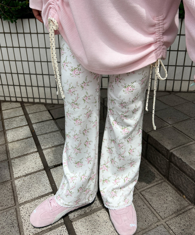 ホワイト モデル：155㎝ F着用