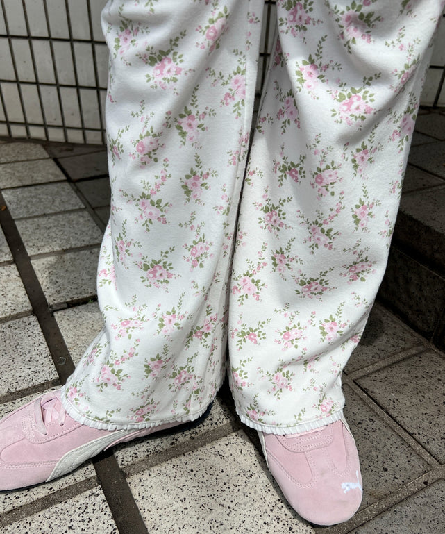 ホワイト モデル：155㎝ F着用