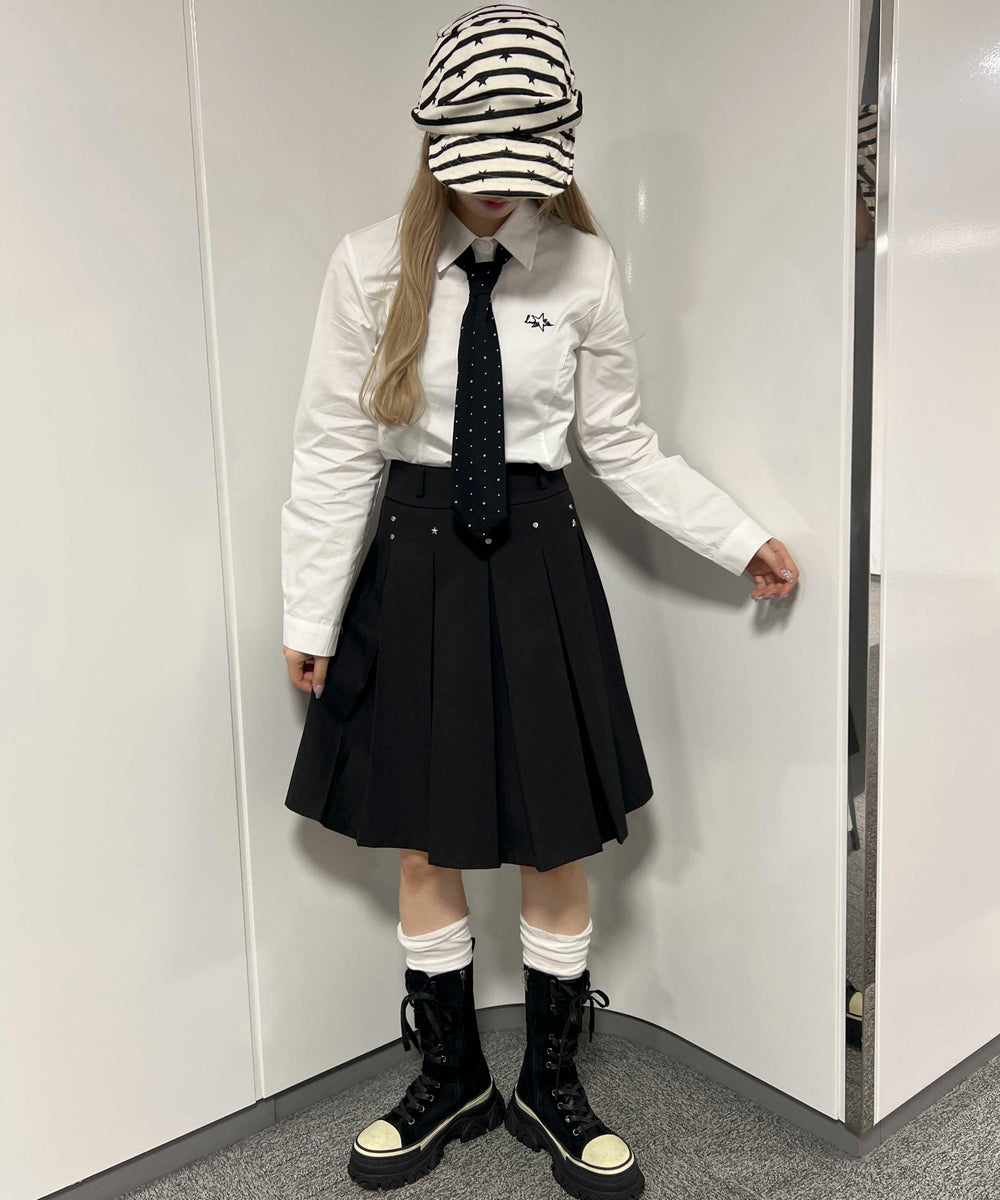 ホワイト モデル：160㎝ F着用