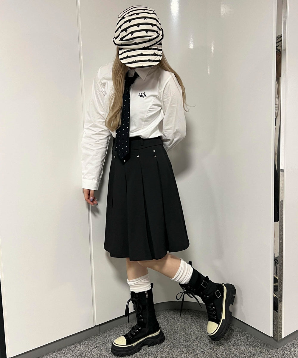 ホワイト モデル：160㎝ F着用