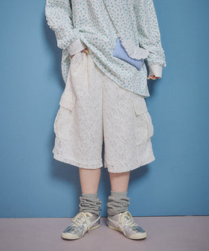 ホワイト モデル：160㎝ F着用