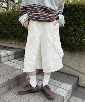 ホワイト モデル：160㎝ F着用