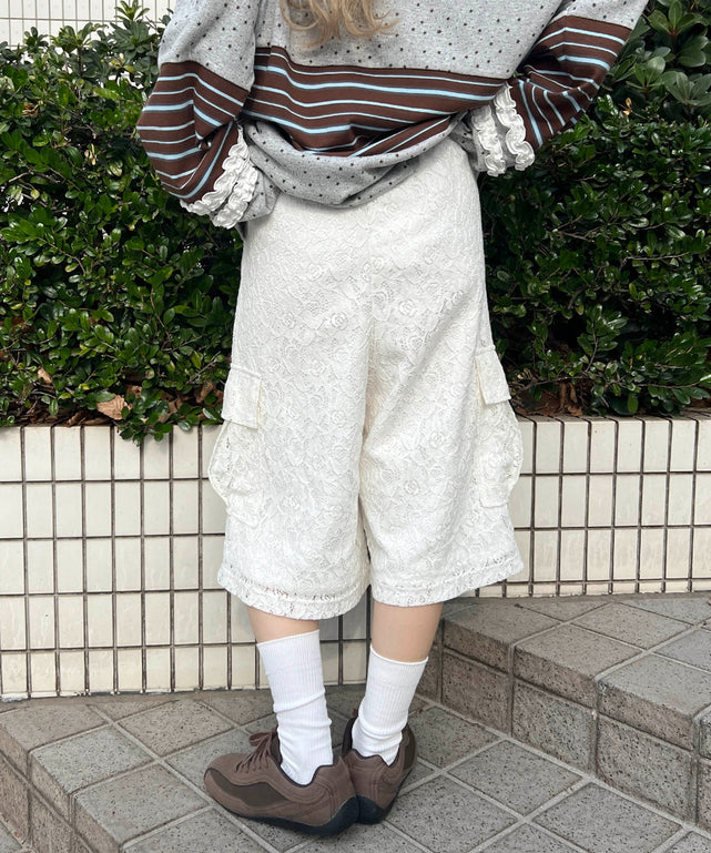 ホワイト モデル：160㎝ F着用