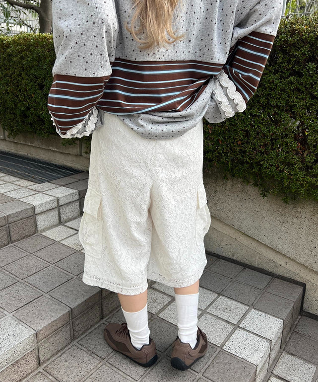 ホワイト モデル：160㎝ F着用