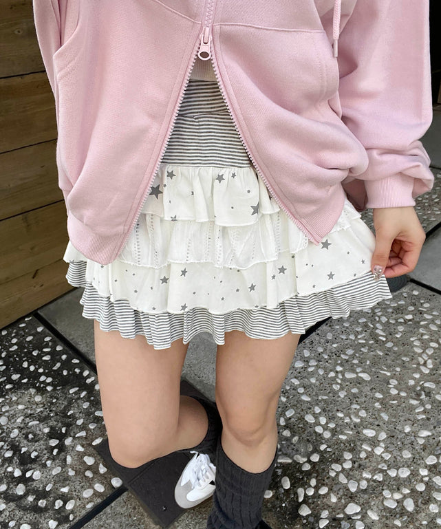 ホワイト モデル：160㎝ F着用