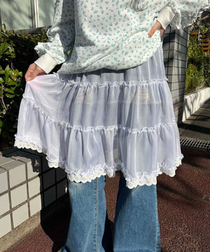 ホワイト モデル：160㎝ F着用