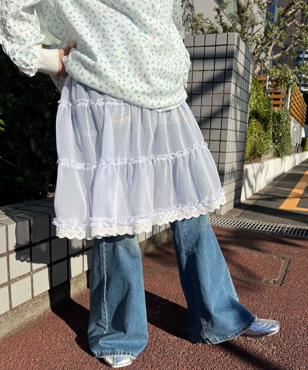 ホワイト モデル：160㎝ F着用