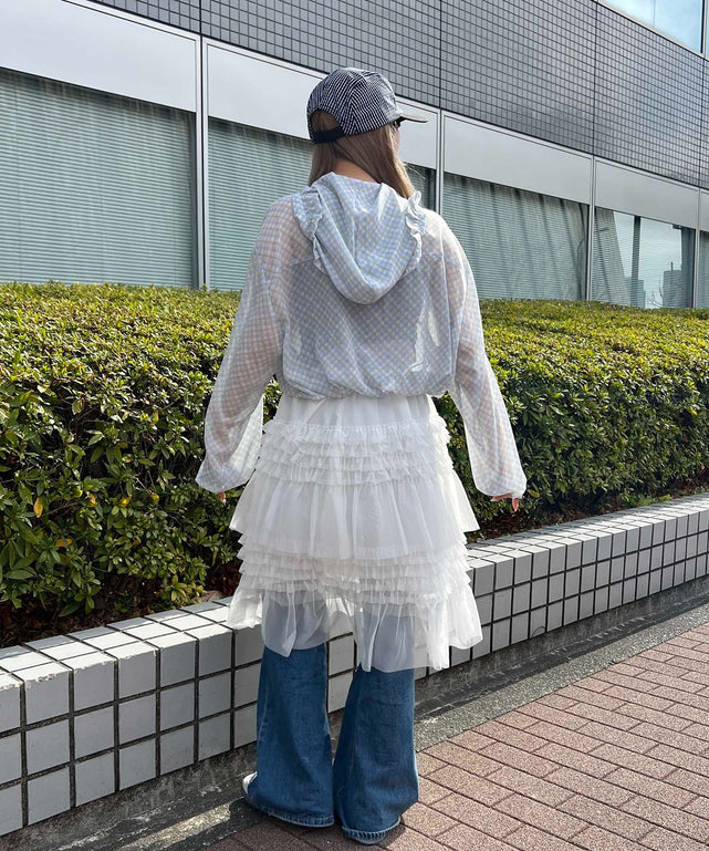 ホワイト モデル：160㎝ F着用