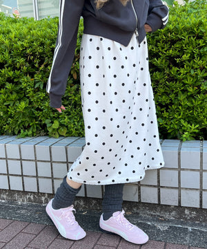 ホワイト モデル：160㎝ F着用