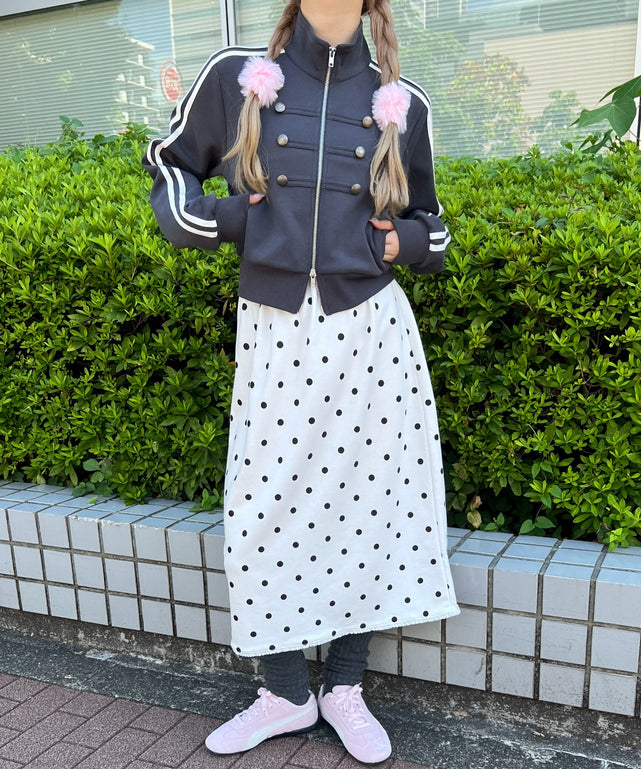 ホワイト モデル：160㎝ F着用