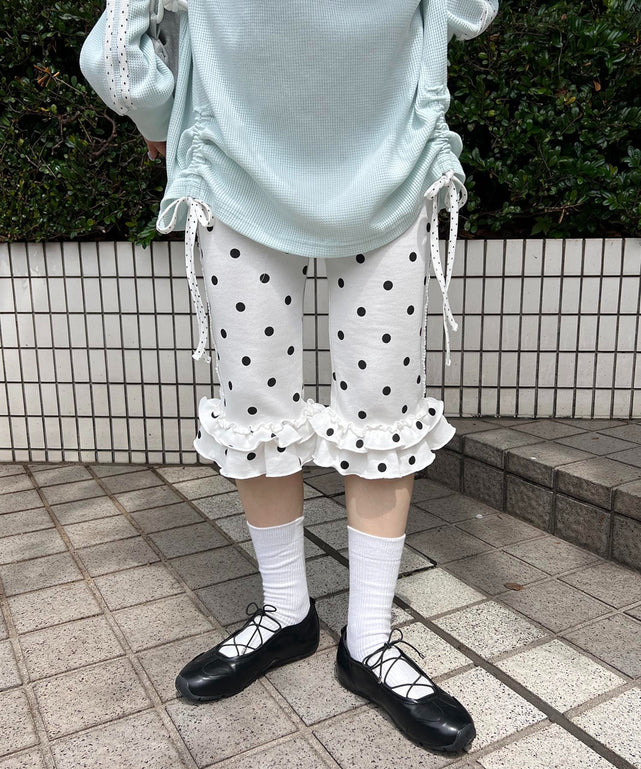 ホワイト モデル：160㎝ F着用