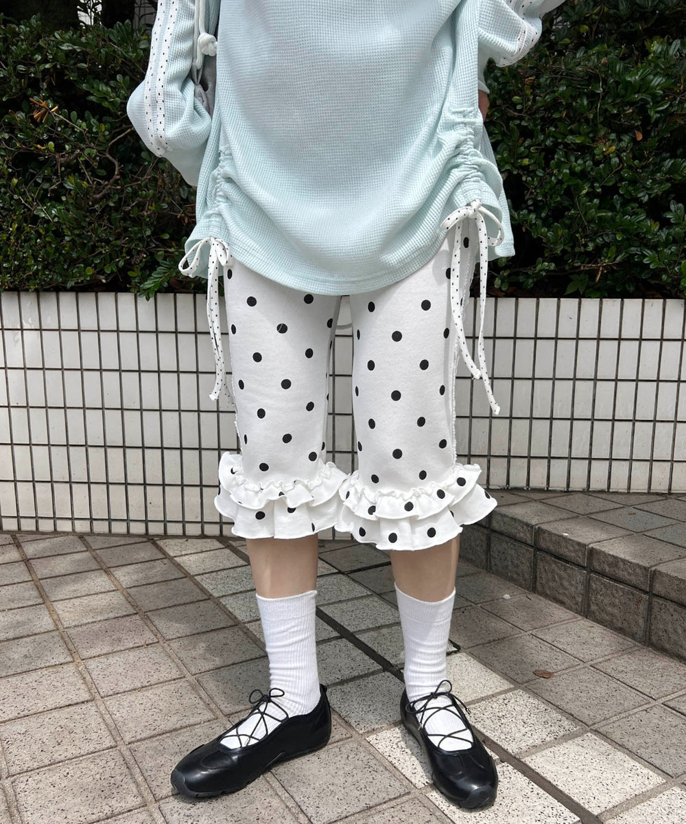 ホワイト モデル：160㎝ F着用
