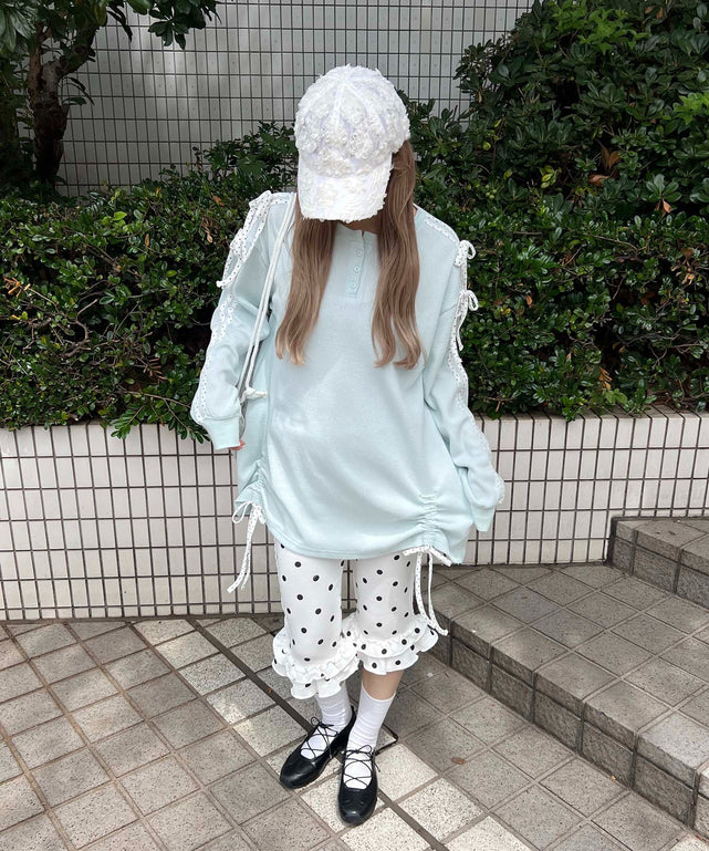 ホワイト モデル：160㎝ F着用