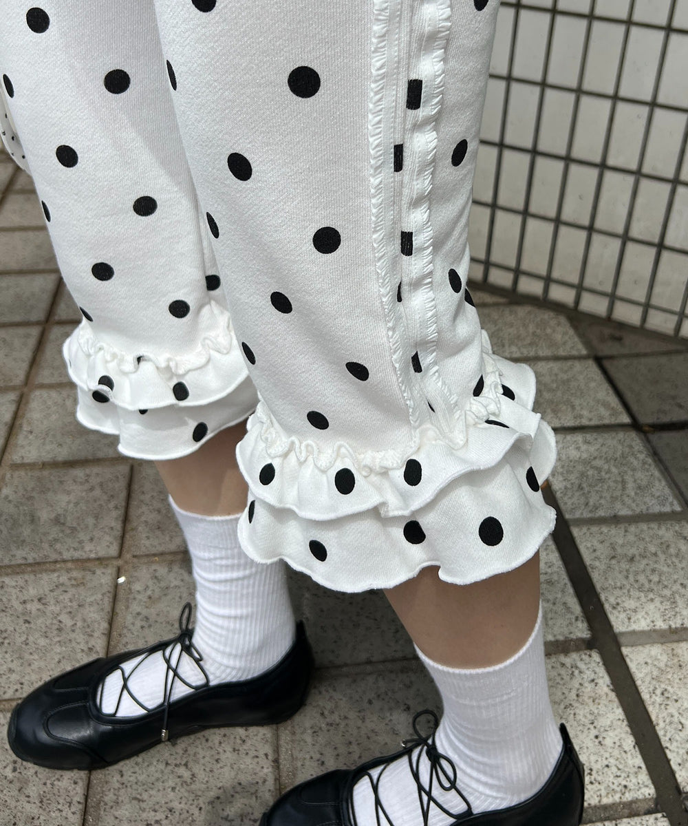 ホワイト モデル：160㎝ F着用
