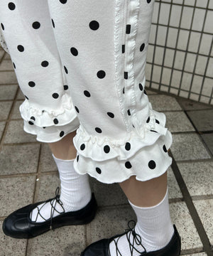 ホワイト モデル：160㎝ F着用