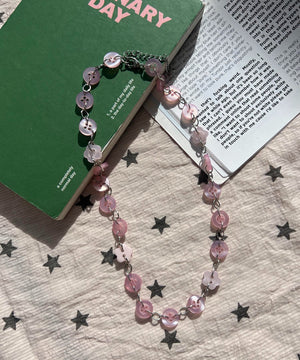 ピンク