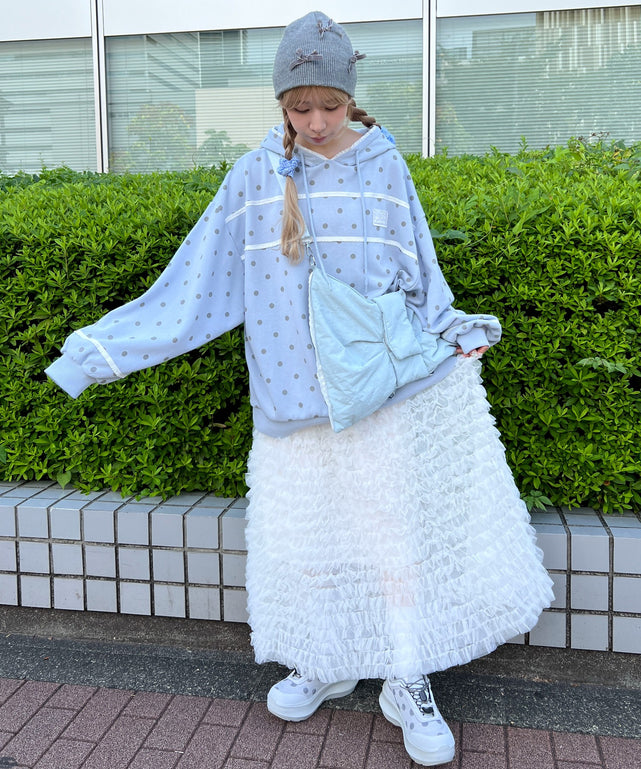 ホワイト モデル：160㎝ F着用