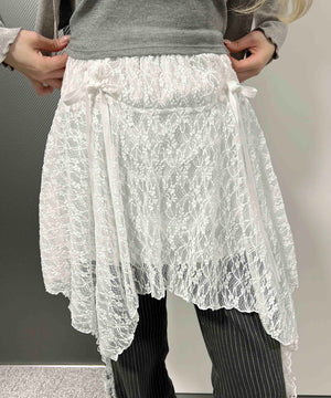 ホワイト モデル：160㎝ F着用