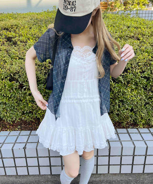 ホワイト モデル：160㎝ F着用