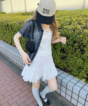 ホワイト モデル：160㎝ F着用