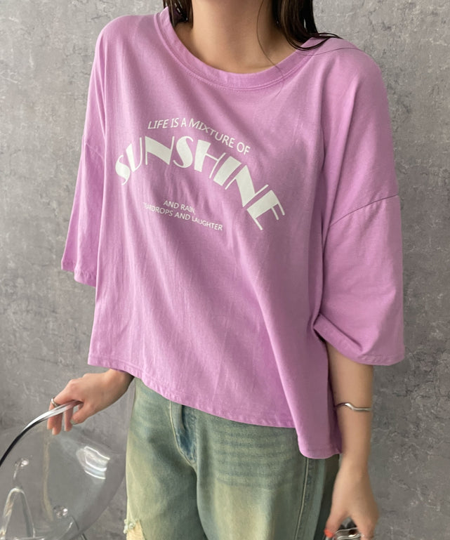 SUNSHINE　Tシャツ【一部店舗限定】/パープル　モデル:155cm F着用