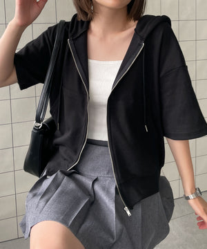 ブラック　モデル:155cm F着用